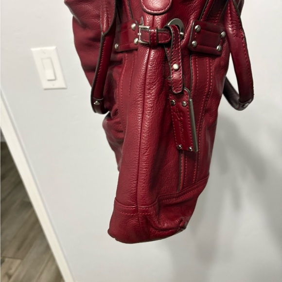 B. Makowsky Deep Red Pebbled Leather Bag EUC Silver Hardware - Picture 15 of 16